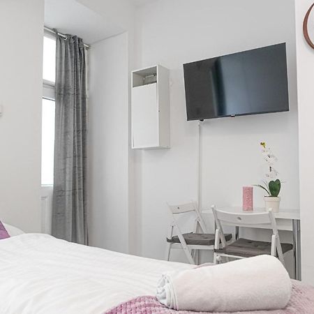 Cozy Room @ Hauptbahnhof - Well Situated & Central Wina Bagian luar foto